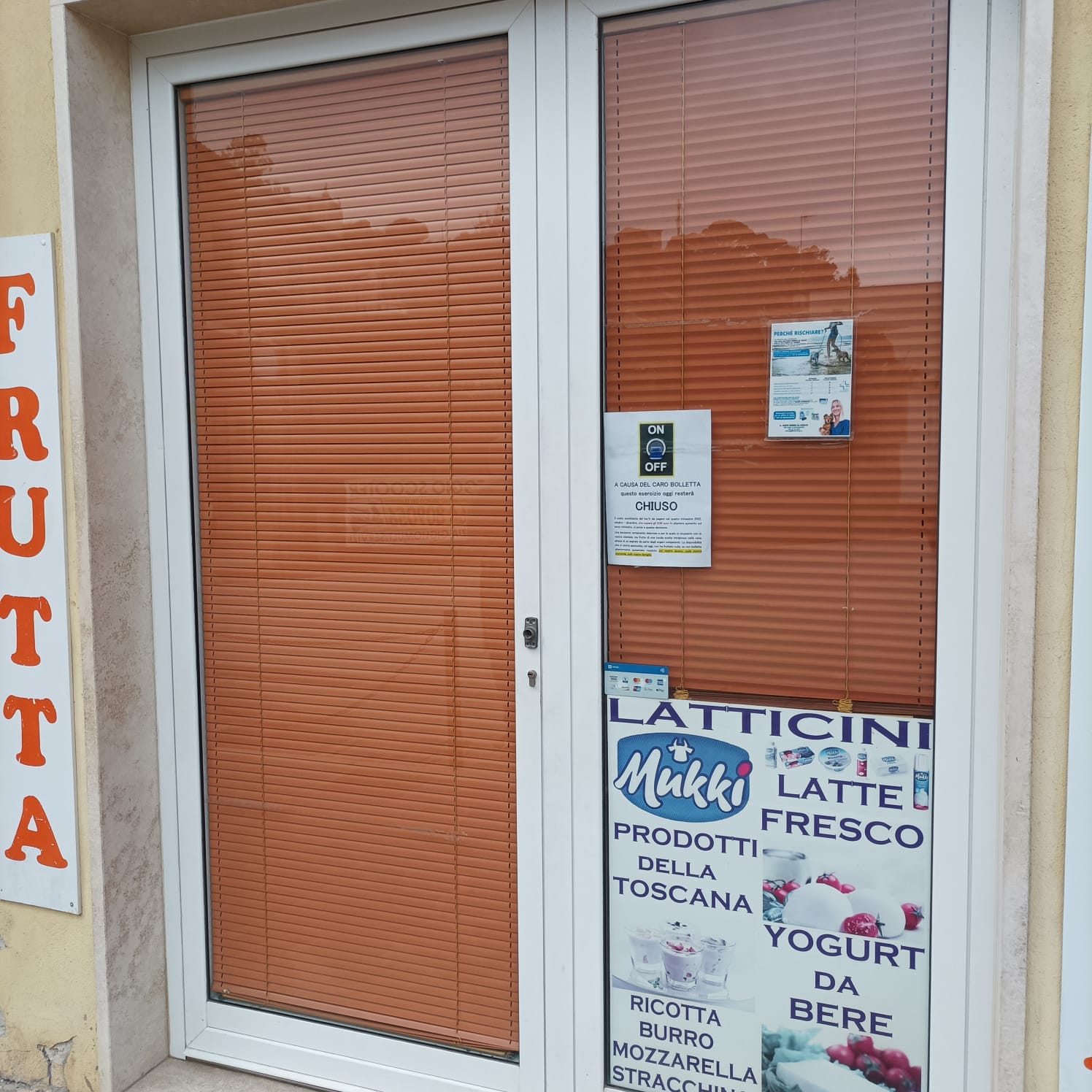 Chiusura negozio per protesta 3